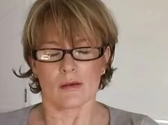 Violación de la peliculas gratis en español xxx chica en la mesa con un amigo de su - 2021-08-24 17:05:14